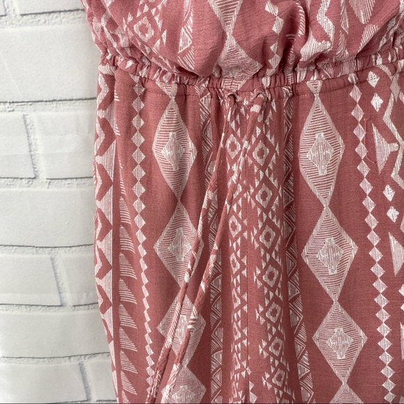 Lulu’s sparrow print halter jumpsuit size extra small - Picture 6 of 10